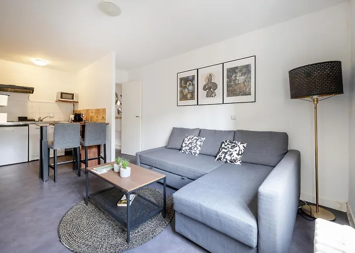 Les De Louis - Apartment