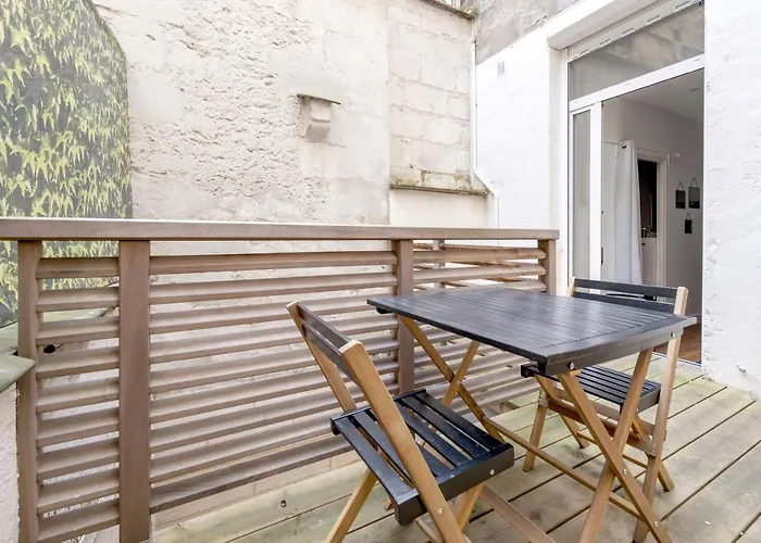 Les De Louis - Apartment