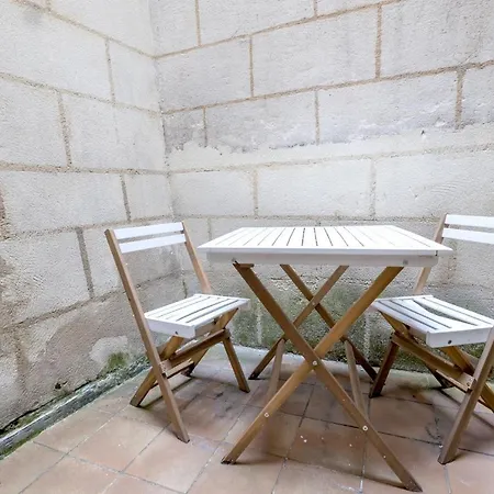 Les De Louis - * בורדו